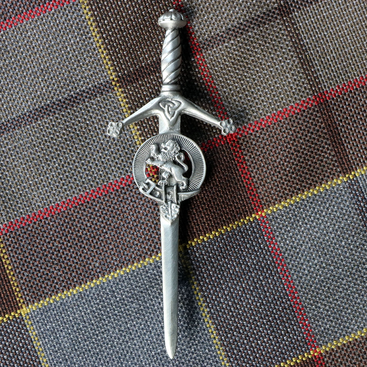 Scottish kilt Pins Highland Kilts pin Lion Rampant Gold Chrome Finish 4" AAR New 