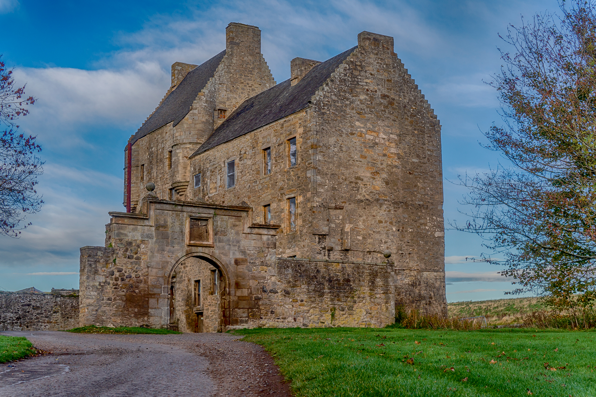 This is Midhope Castle, West Lothian, better known as Outlander's Lallybroch.