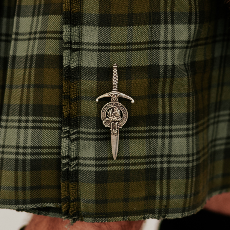 AAR Shamrock Kilt Pin Highland Scottish Celtic Design Kilt Accessory 