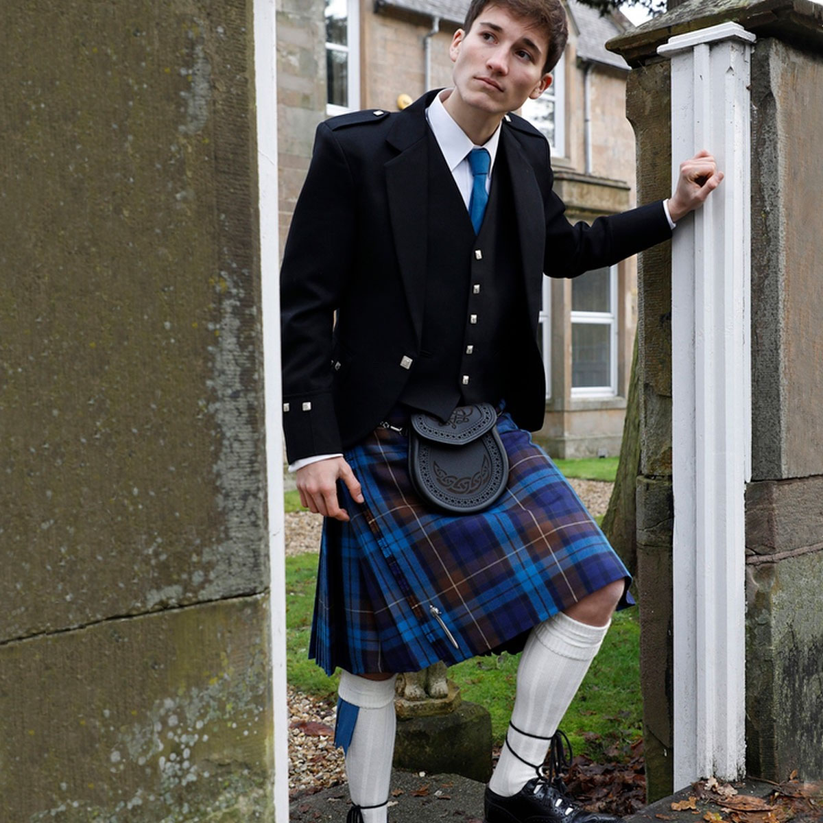 Men's 5 Yard Solid Black Highland Scottish Fine Quality Kilt Party Wear/Kilt pin 